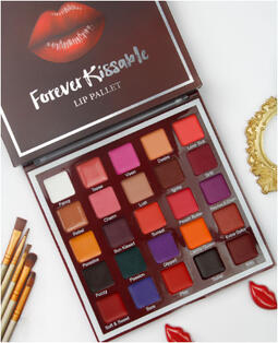 Flawless Ivy forever kissable lip palette